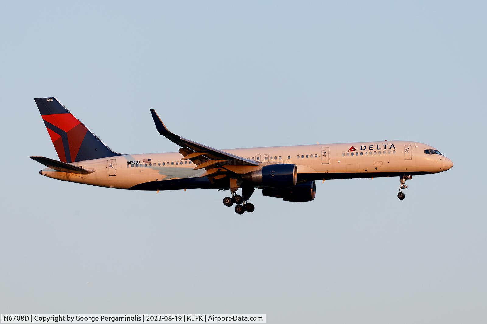 N6708D, 2000 Boeing 757-232 C/N 30480, Final for 22L.