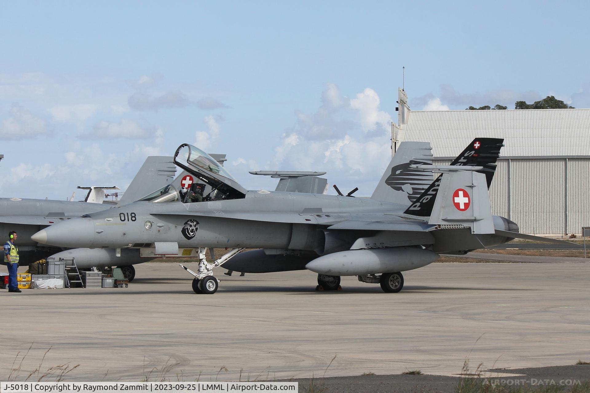 J-5018, 1998 McDonnell Douglas F/A-18C Hornet C/N 1366, McDonnell Douglas F/A-18C Hornet J-5018 Swiss Air Force