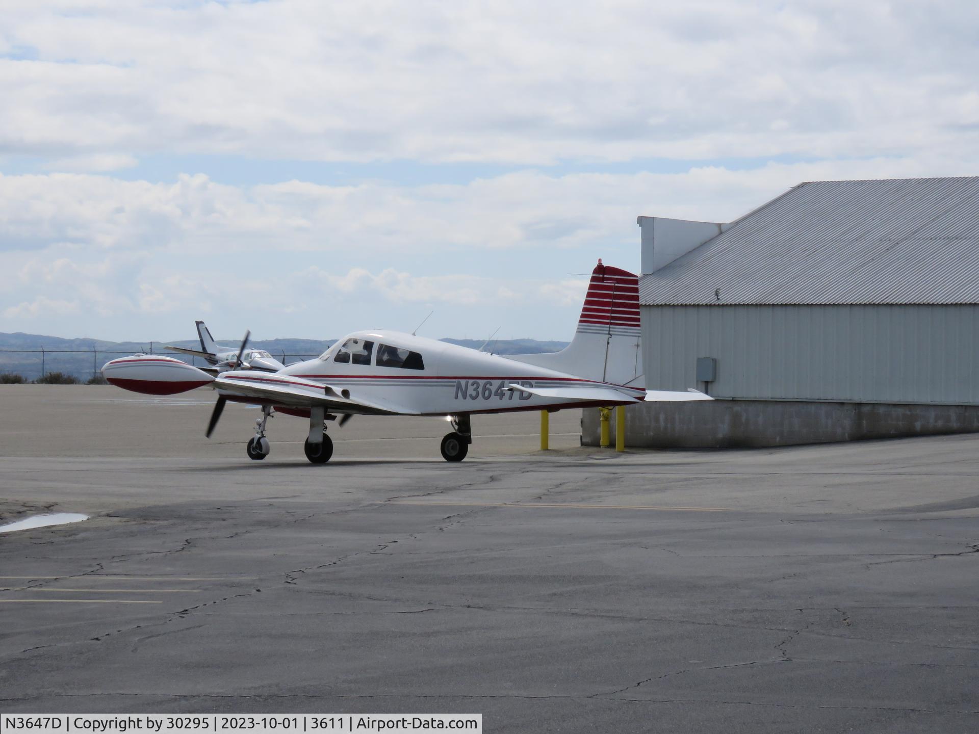 N3647D, 1956 Cessna 310 C/N 35347, Taxxing