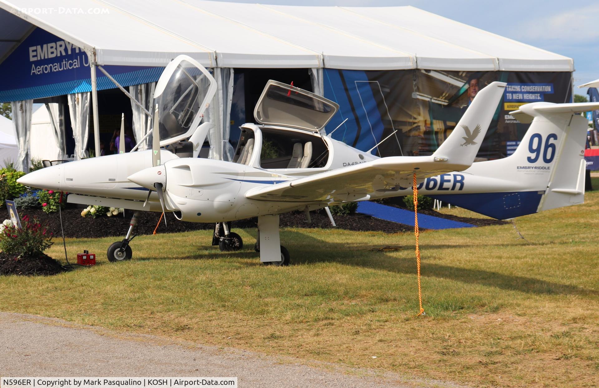 N596ER, 2019 Diamond DA 42 NG C/N 42.N382, Diamond DA 42 NG