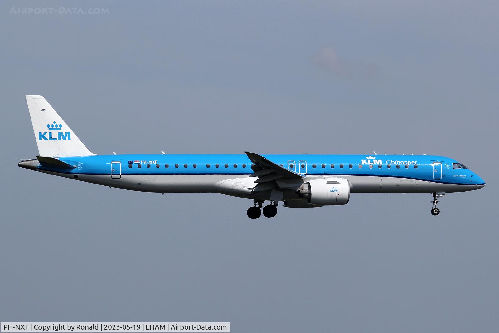 PH-NXF, 2021 Embraer E195-E2 (ERJ-190-400STD) C/N 19020061, at spl