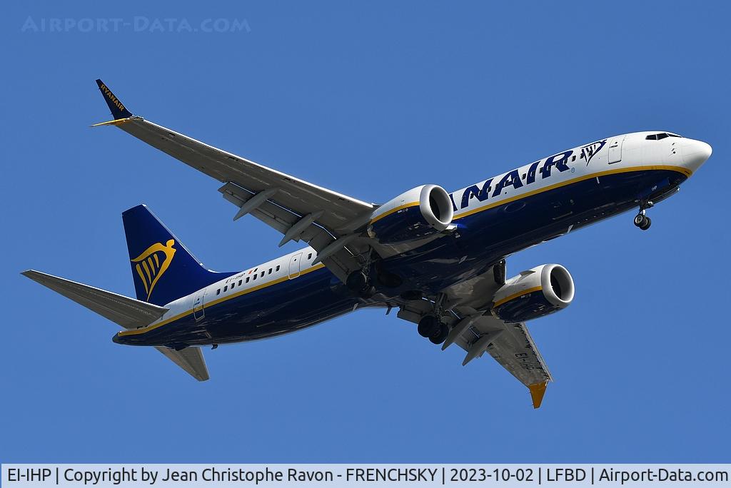 EI-IHP, 2023 Boeing 737-8-200 MAX C/N 67085, FR1323 Alicante to Shannon diverted Bordeaux, médical emergency