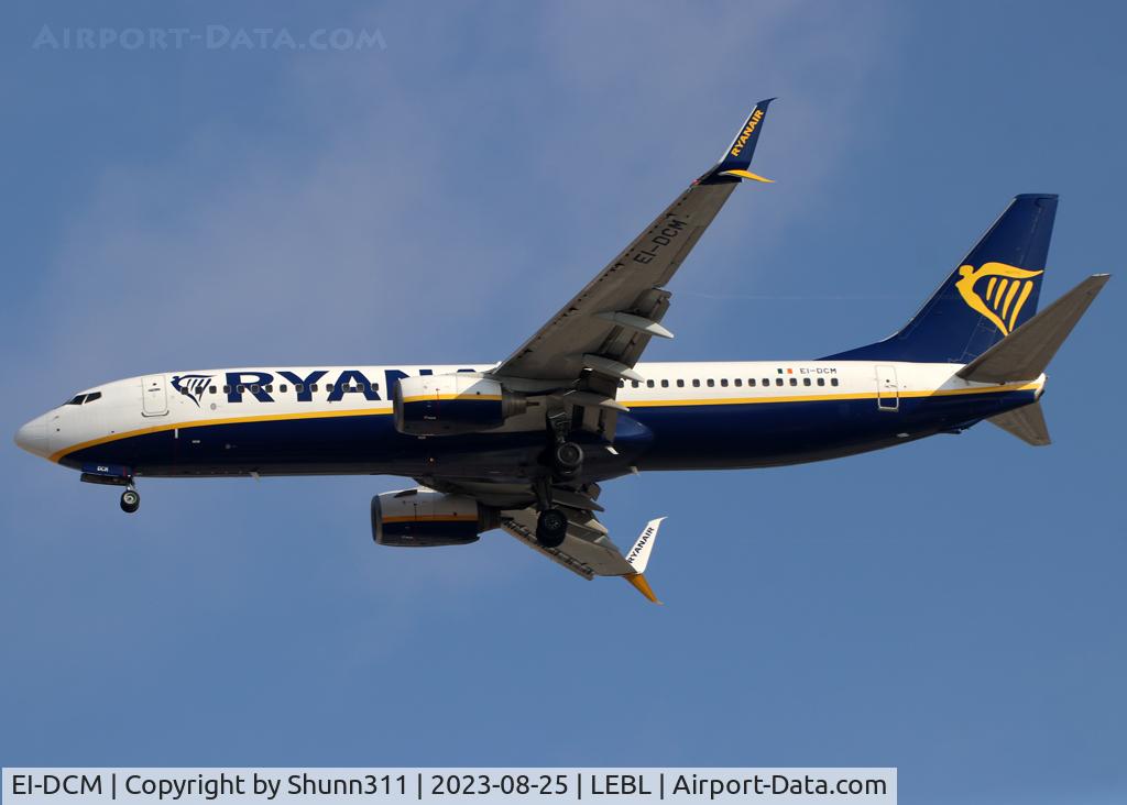 EI-DCM, 2004 Boeing 737-8AS C/N 33807, Landing rwy 24R... Scimitar winglet mounted...