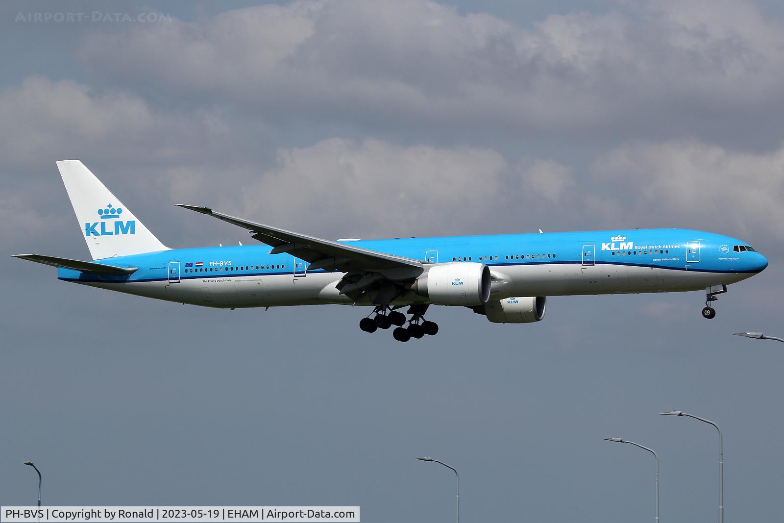 PH-BVS, 2017 Boeing 777-306/ER C/N 61604, at spl