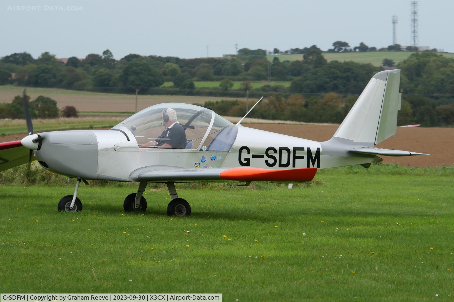 G-SDFM, 2002 Aerotechnik EV-97 Eurostar C/N PFA 315-13884, Just landed at Northrepps.