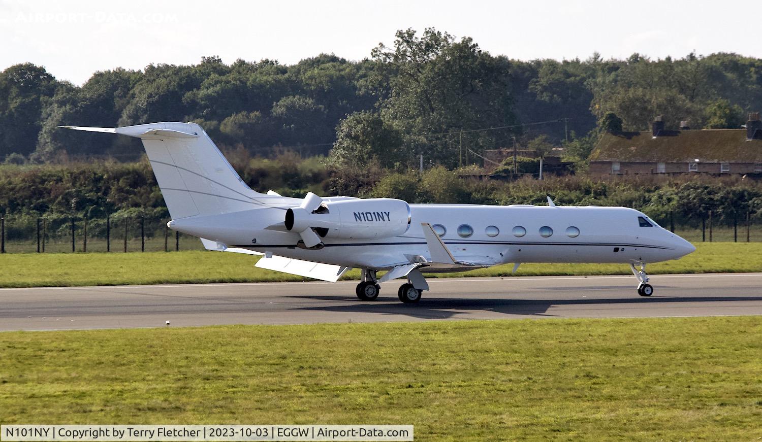 N101NY, Gulfstream Aerospace GIV-X (G450) C/N 4221, At Luton Airport