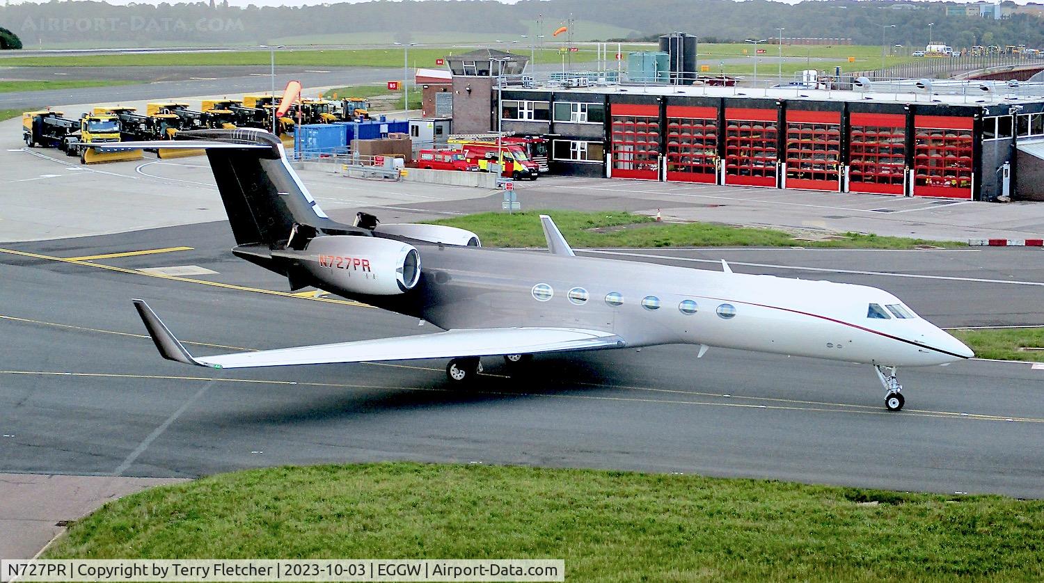 N727PR, 2000 Gulfstream Aerospace G-V C/N 613, At Luton Airport