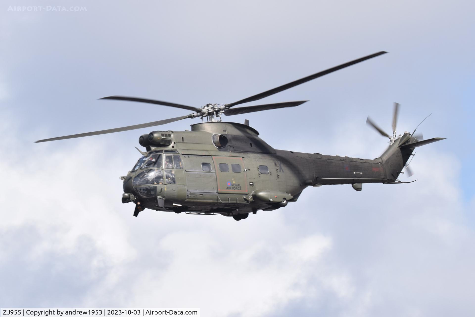 ZJ955, Aerospatiale Puma HC.2 C/N 1363, ZJ955 over the Bristol Channel.