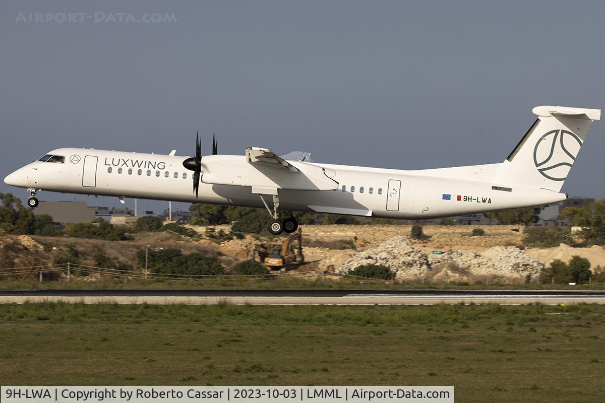 9H-LWA, De-Havilland Canada Dash 8-400 C/N 4088, Runway 31