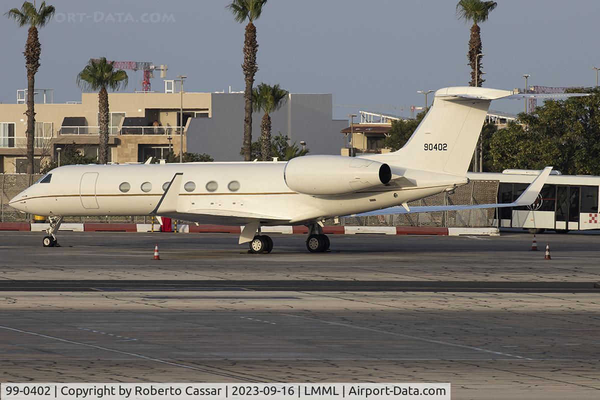 99-0402, 2000 Gulfstream Aerospace C-37A (Gulfstream V) C/N 571, Park 9