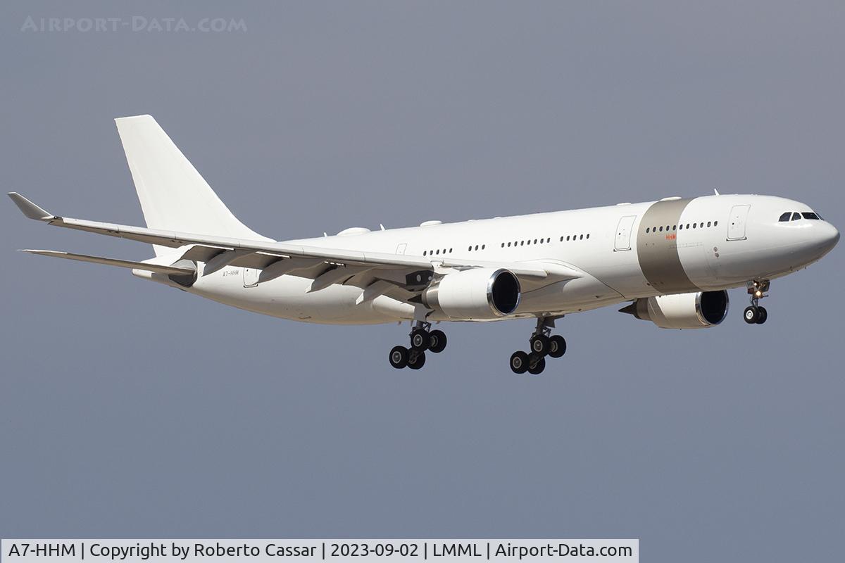 A7-HHM, 2004 Airbus A330-203 C/N 605, Runway 13