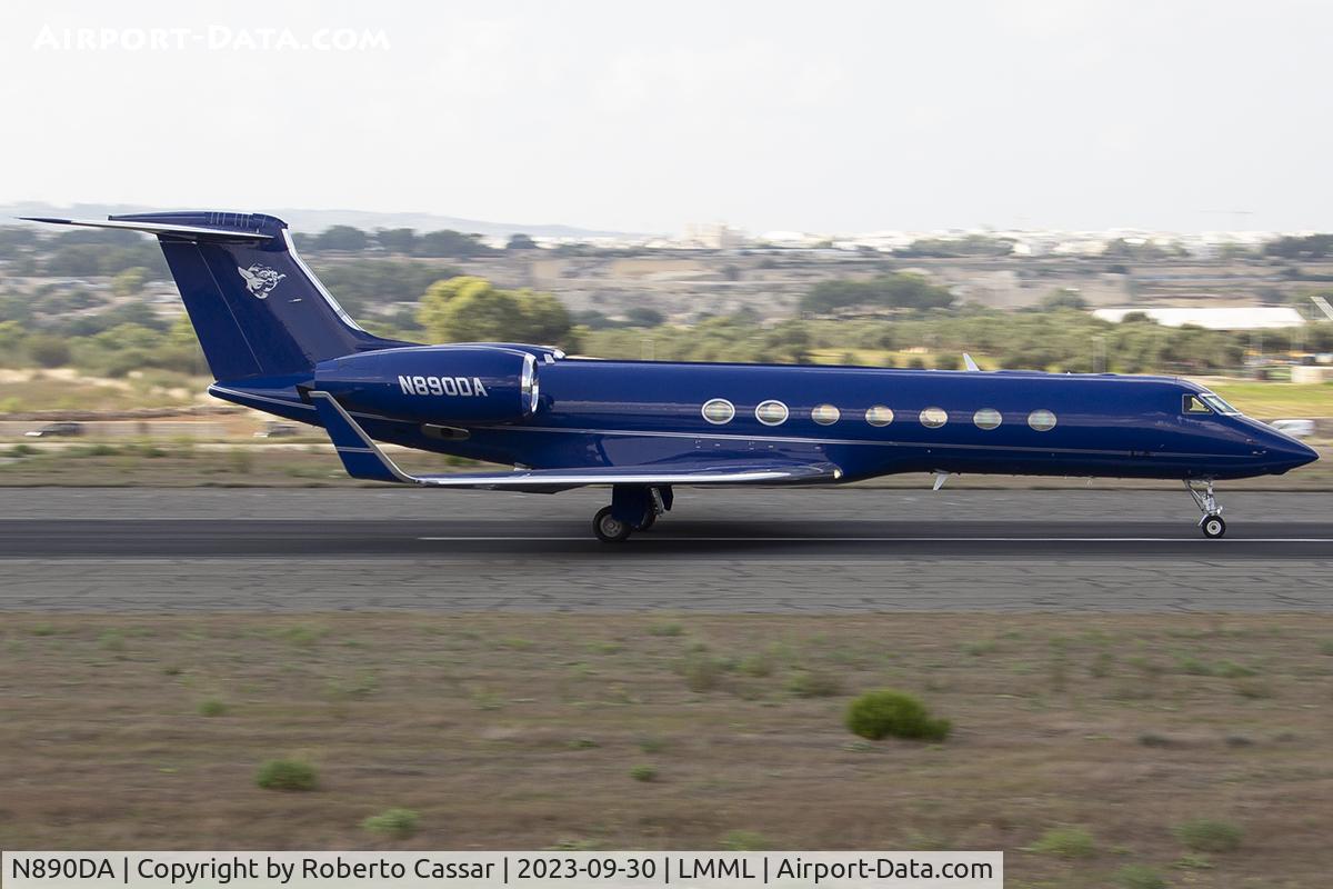 N890DA, 2005 Gulfstream Aerospace GV-SP (G550) C/N 5079, Runway 05