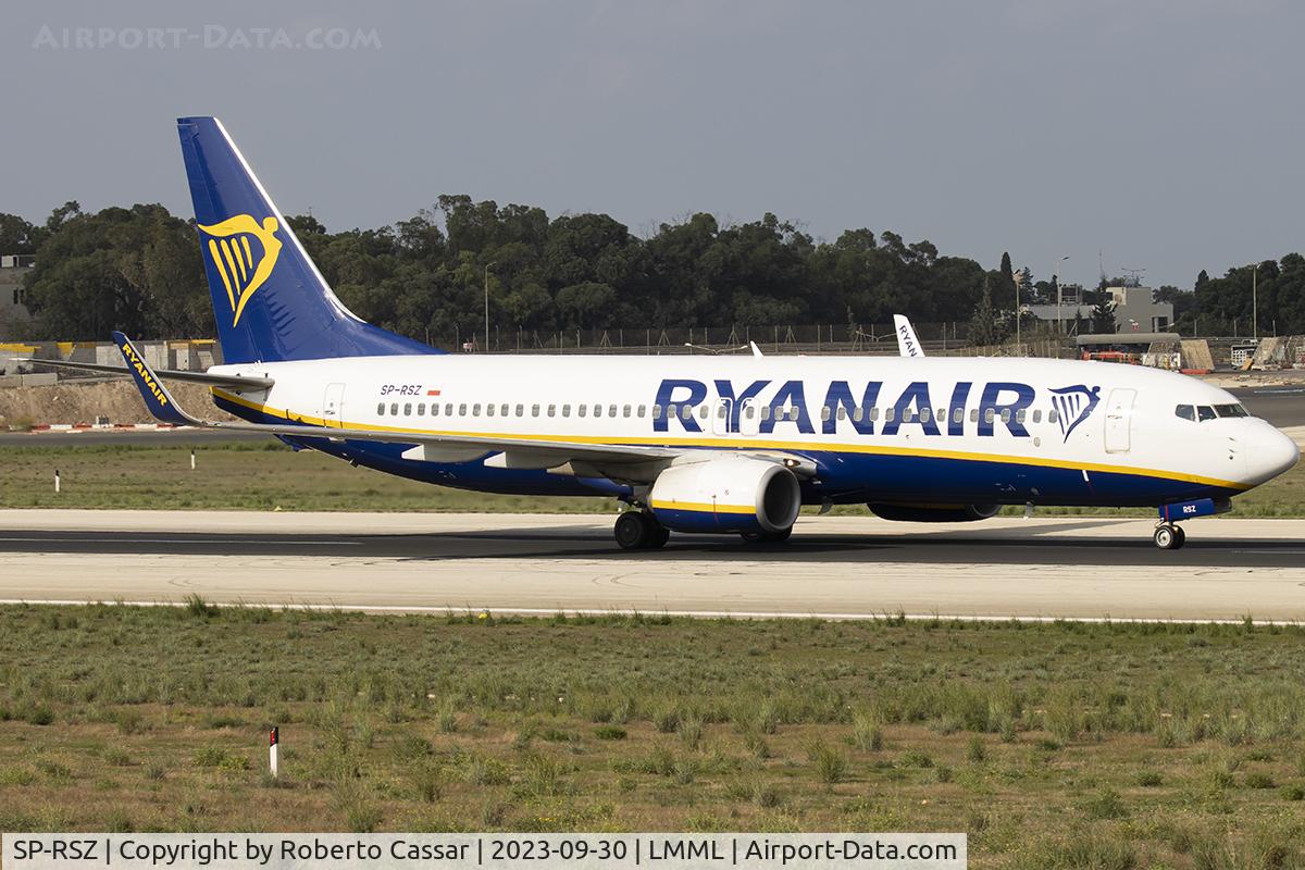 SP-RSZ, 2014 Boeing 737-8AS C/N 44688, Runway 13