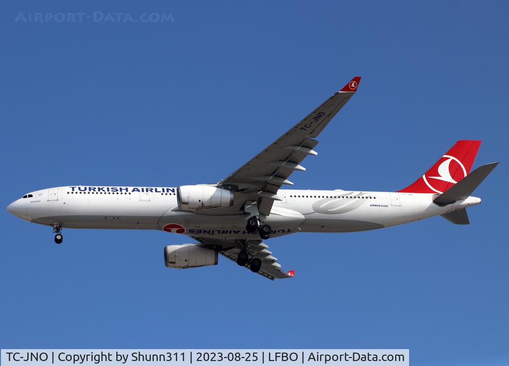 TC-JNO, 2011 Airbus A330-343X C/N 1298, Landing rwy 24R