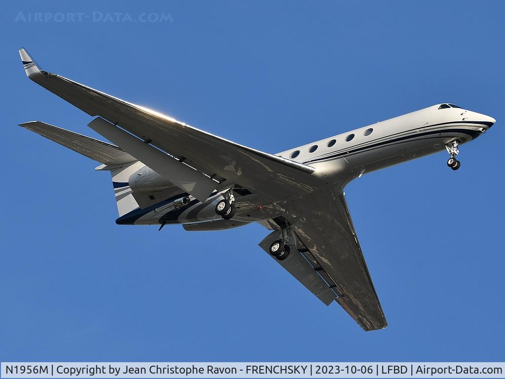 N1956M, 2002 Gulfstream Aerospace G-V C/N 675, from Farnborough landing runway 23