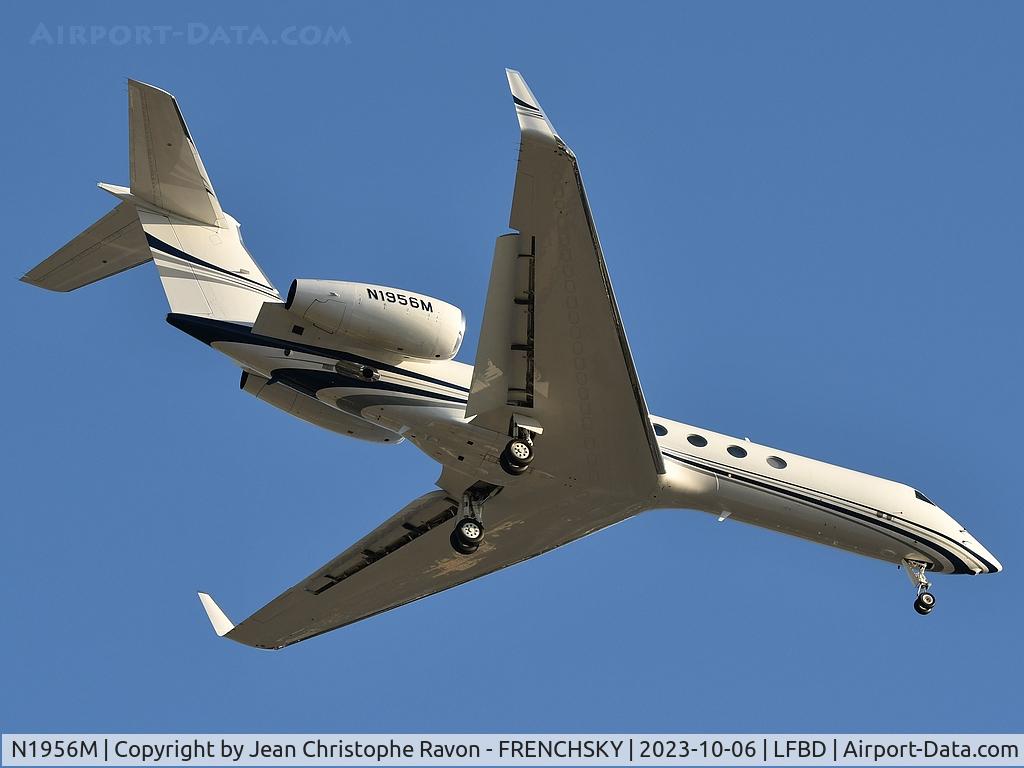 N1956M, 2002 Gulfstream Aerospace G-V C/N 675, from Farnborough landing runway 23