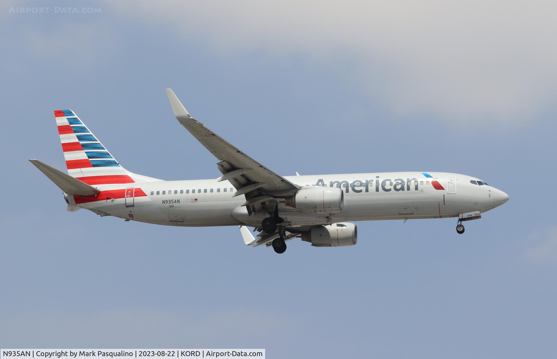 N935AN, 2000 Boeing 737-823 C/N 30081, Boeing 737-823