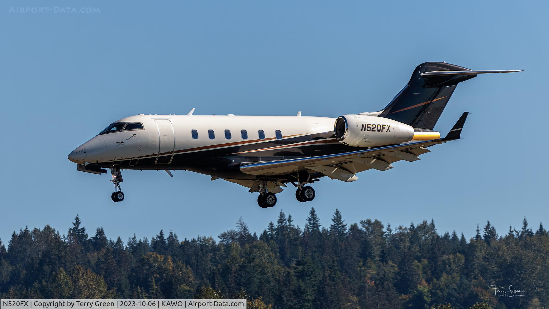 N520FX, 2005 Bombardier Challenger 300 (BD-100-1A10) C/N 20056, KAWO