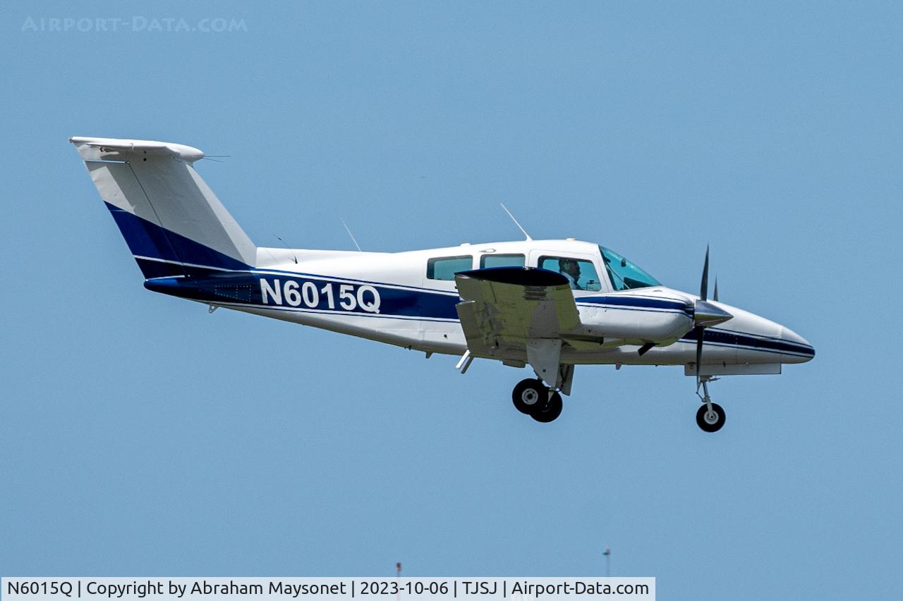 N6015Q, 1979 Beech 76 Duchess C/N ME-141, Landing on runway 8