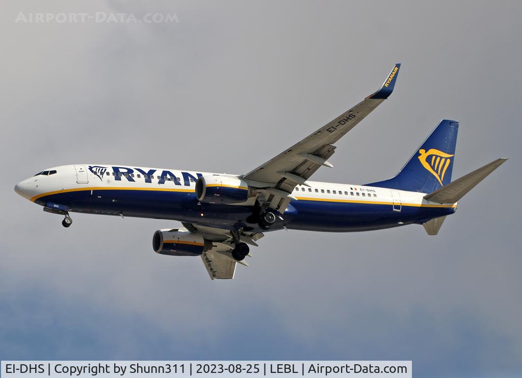 EI-DHS, 2005 Boeing 737-8AS(WL) C/N 33580, Landing rwy 24R