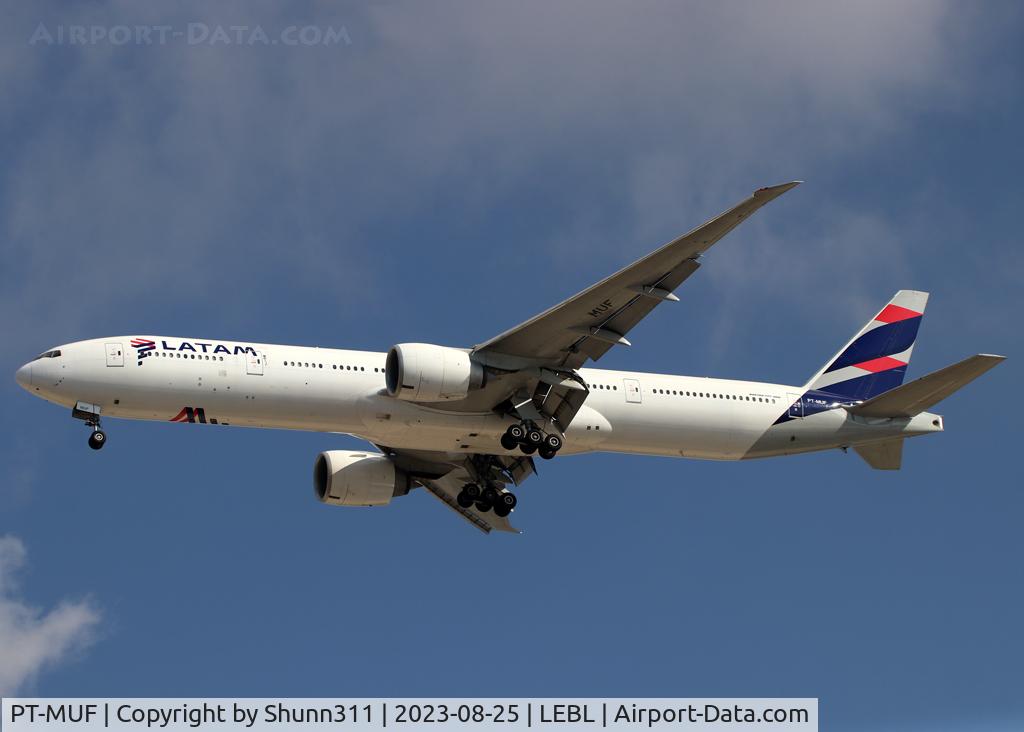 PT-MUF, 2012 Boeing 777-32W/ER C/N 38887, Landing rwy 24R