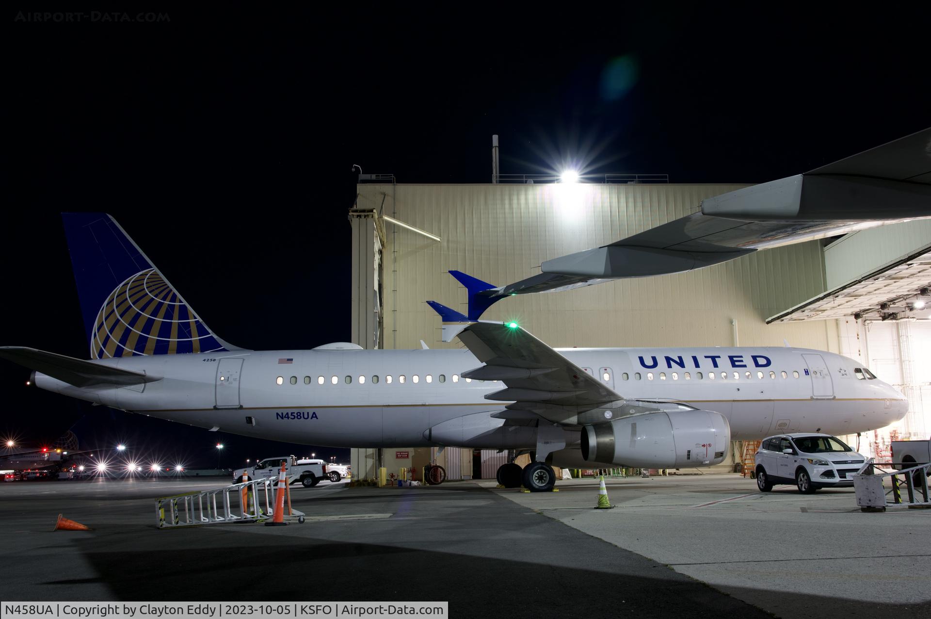 N458UA, 2000 Airbus A320-232 C/N 1163, SFO 2023.