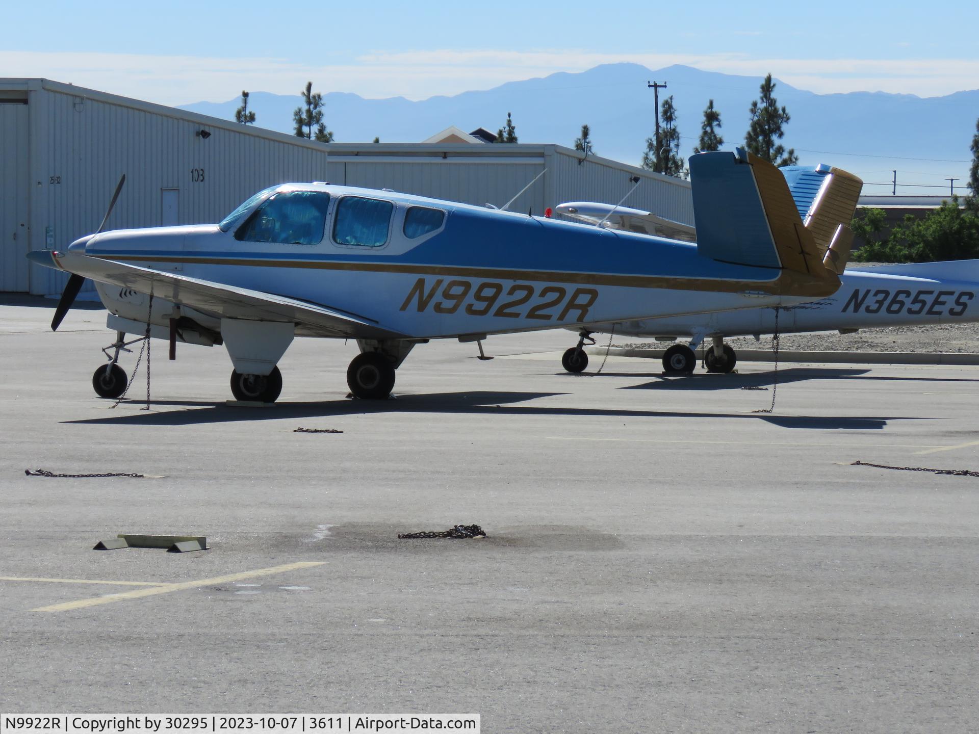 N9922R, 1960 Beech M35 Bonanza C/N D-6495, Parked