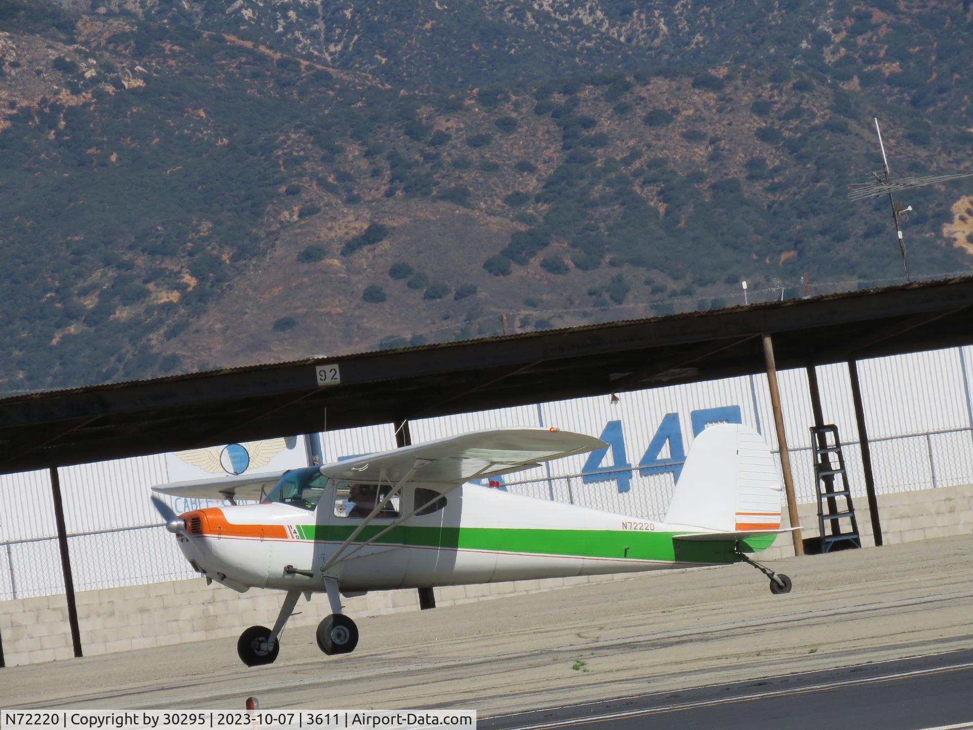 N72220, 1946 Cessna 140 C/N 9393, Taxiing