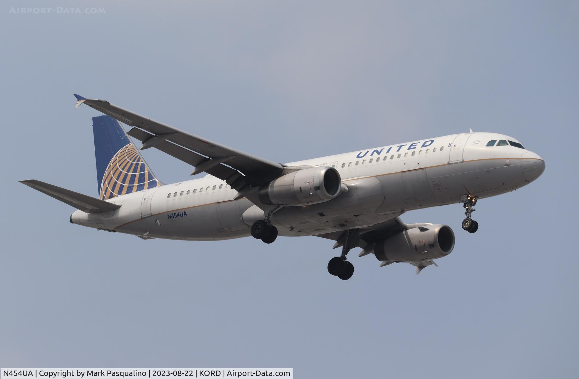 N454UA, 1999 Airbus A320-232 C/N 1104, Airbus A320-232