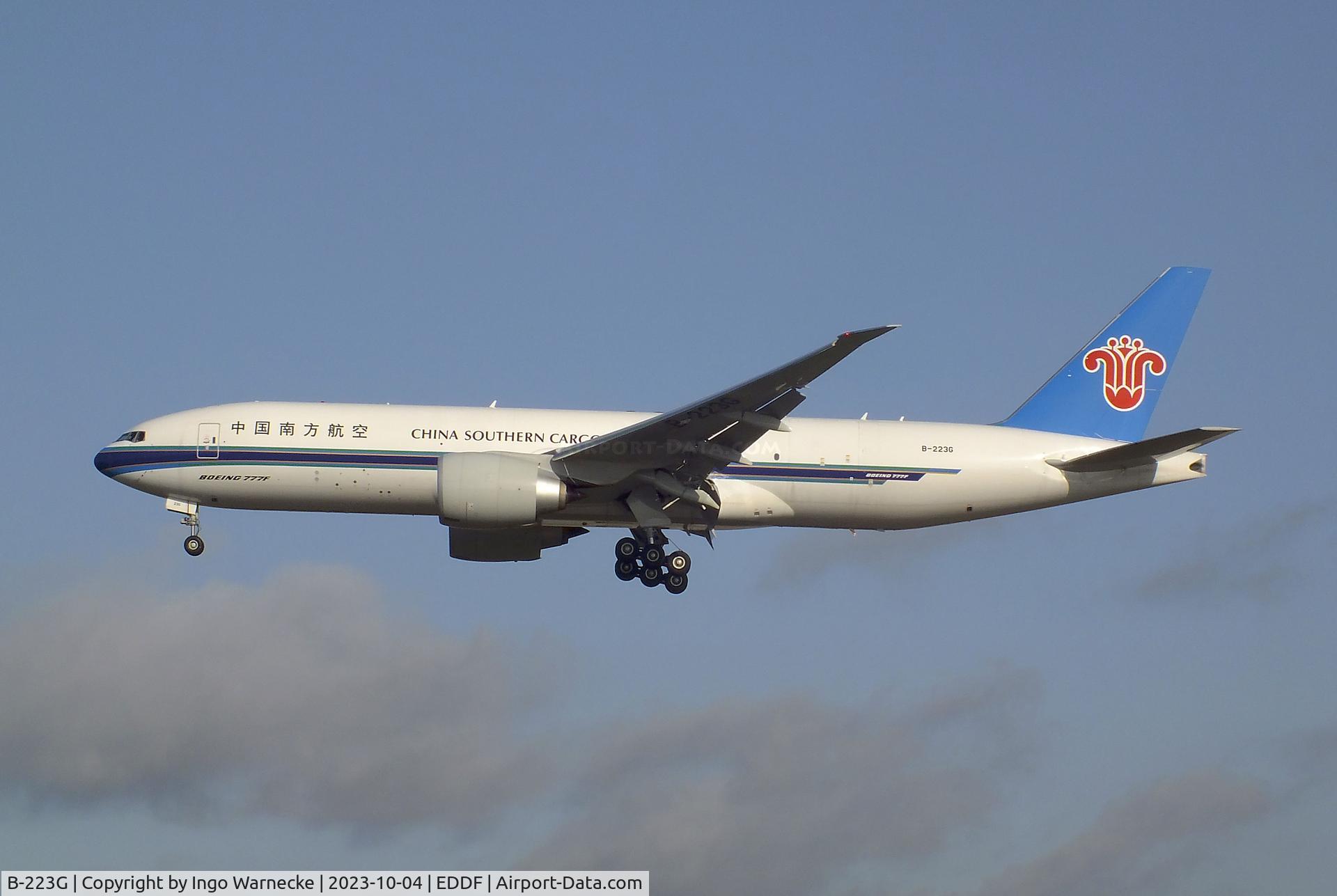 B-223G, 2023 Boeing 777-F C/N 67821, Boeing 777F of China Southern Cargo on final approach to Frankfurt-Main airport