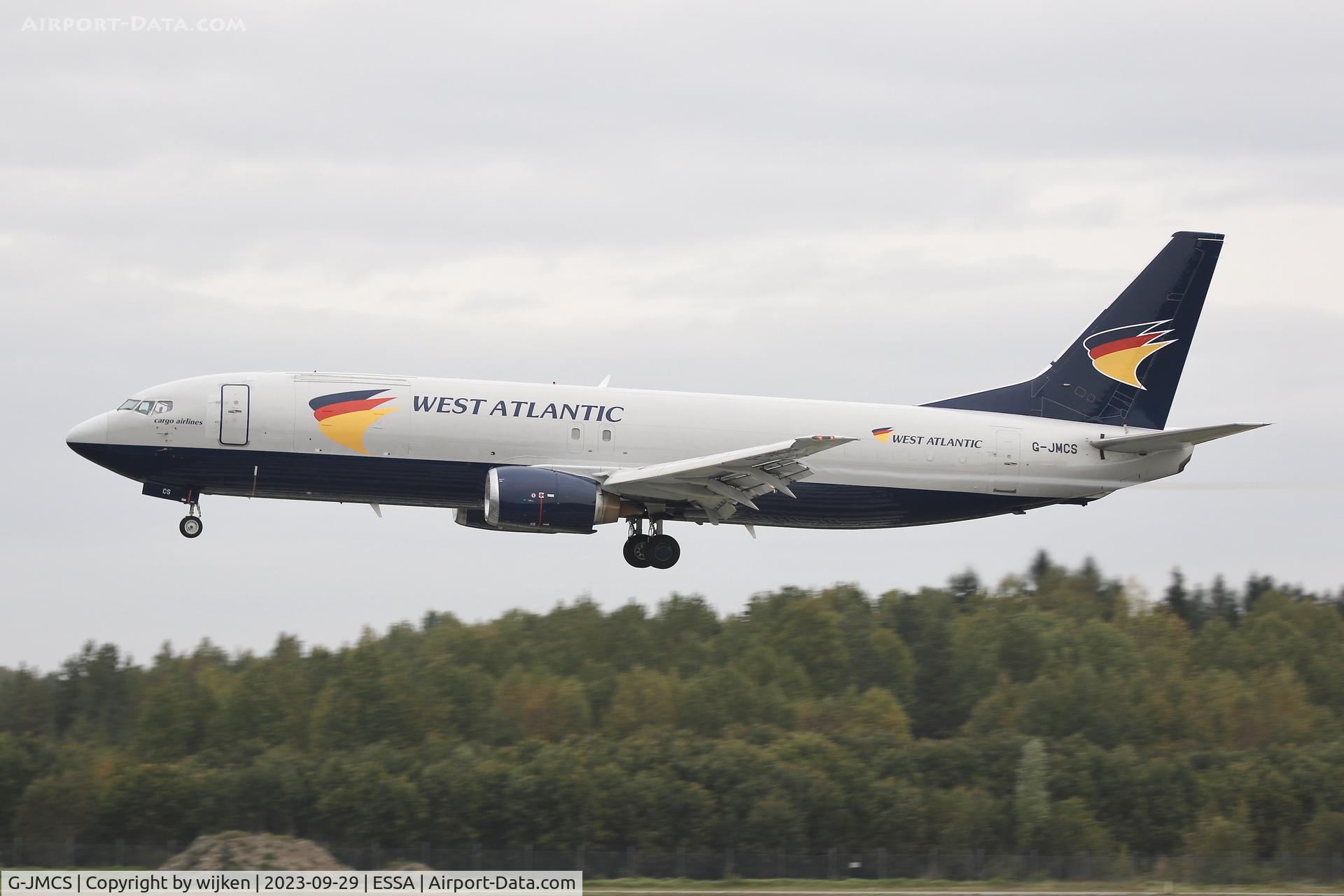G-JMCS, 1990 Boeing 737-4Y0 C/N 24903, RWY 26