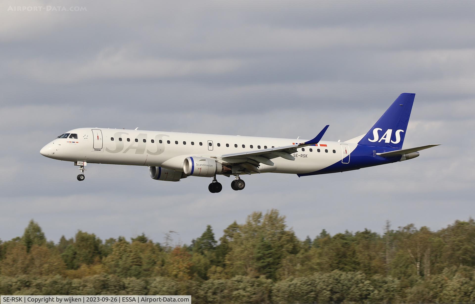 SE-RSK, 2007 Embraer 195LR (ERJ-190-200LR) C/N 19000120, RWY 26