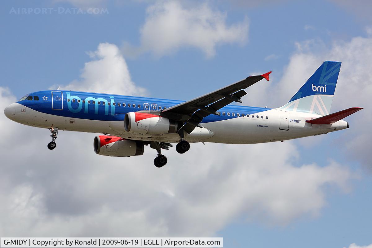 G-MIDY, 1999 Airbus A320-232 C/N 1014, at lhr