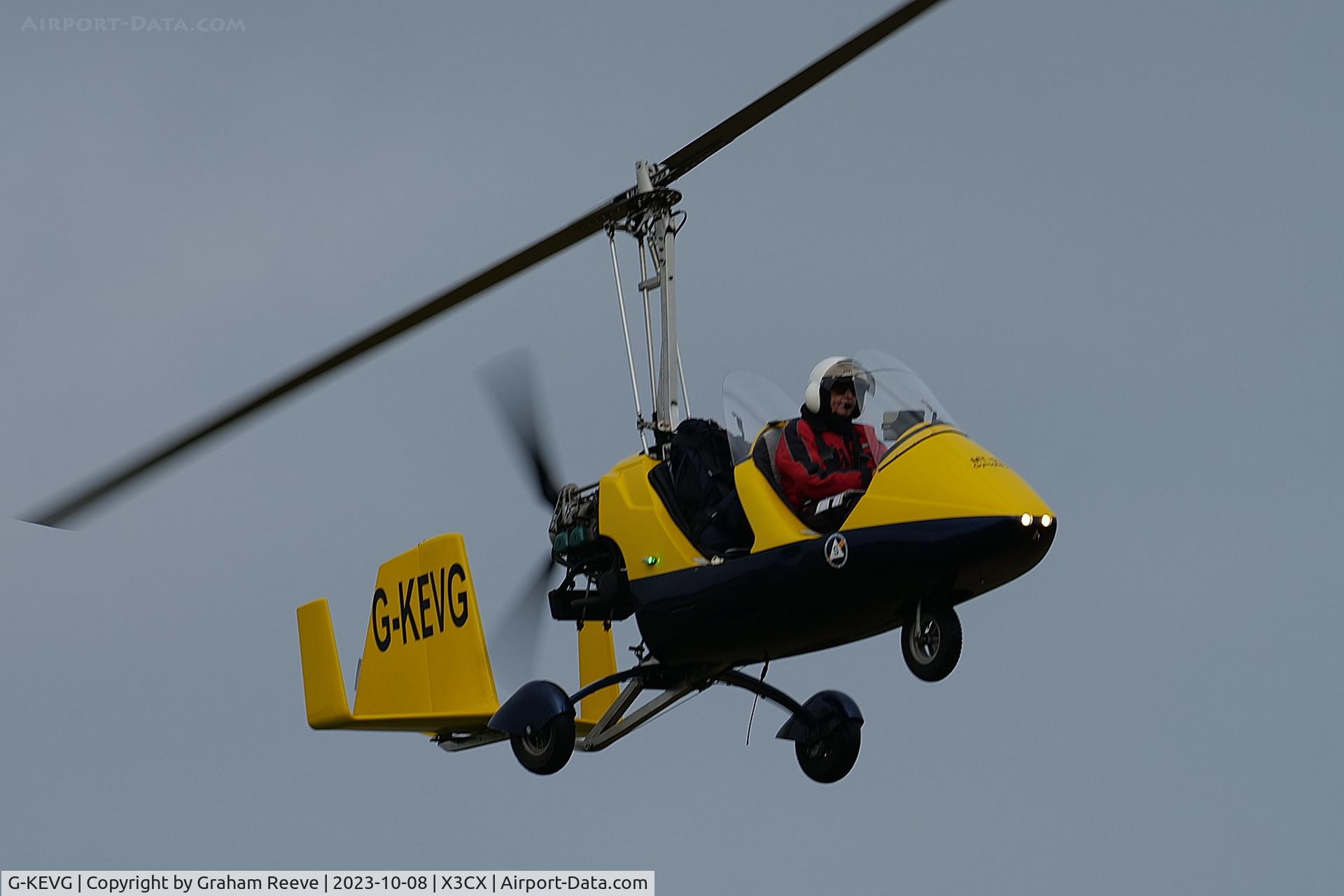 G-KEVG, 2008 Rotorsport UK MT-03 C/N RSUK/MT-03/031, Departing from Northrepps.
