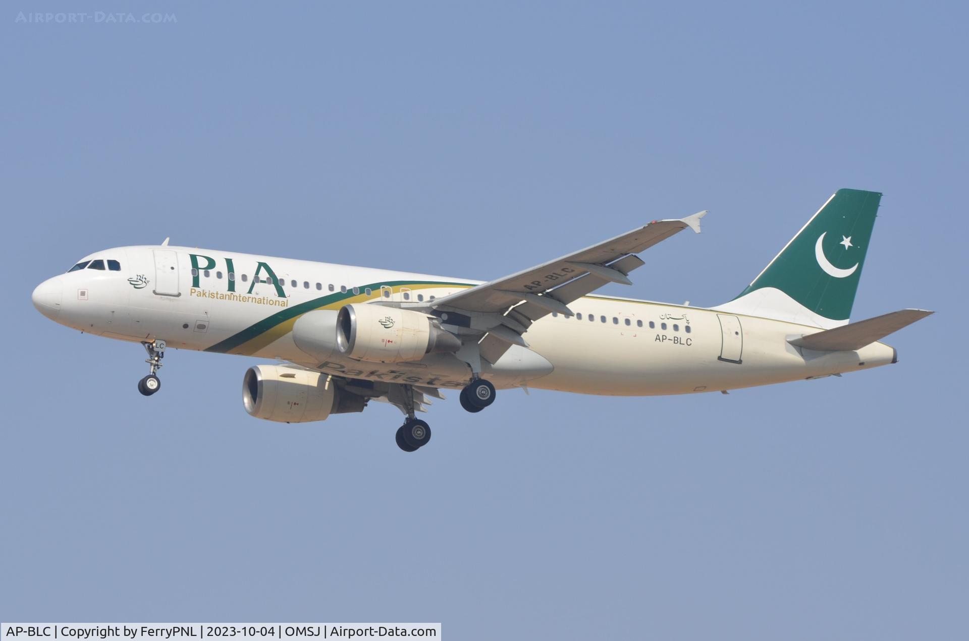 AP-BLC, 2004 Airbus A320-214 C/N 2212, Arrival of PIA A320