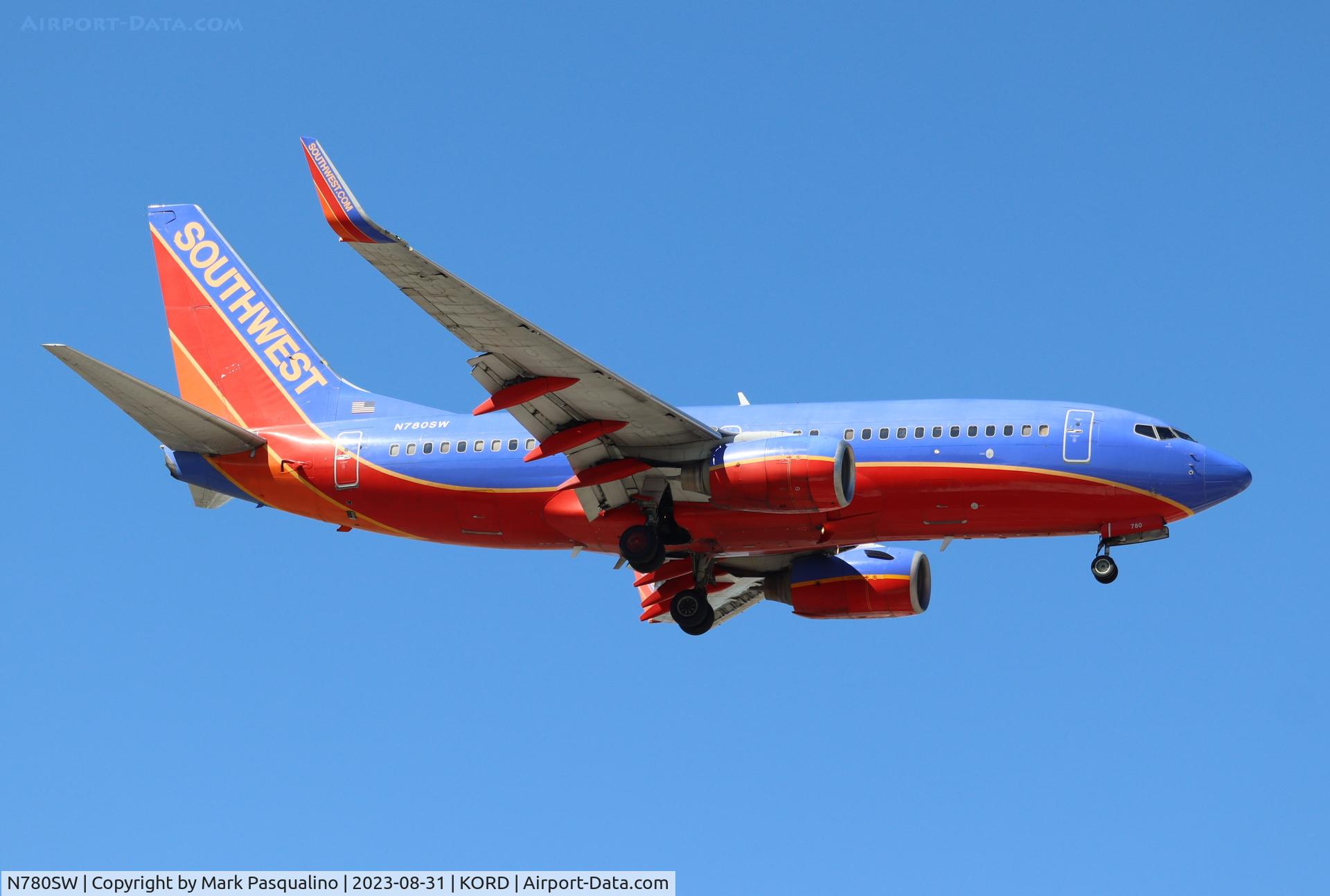 N780SW, 2000 Boeing 737-7H4 C/N 27885, Boeing 737-7H4