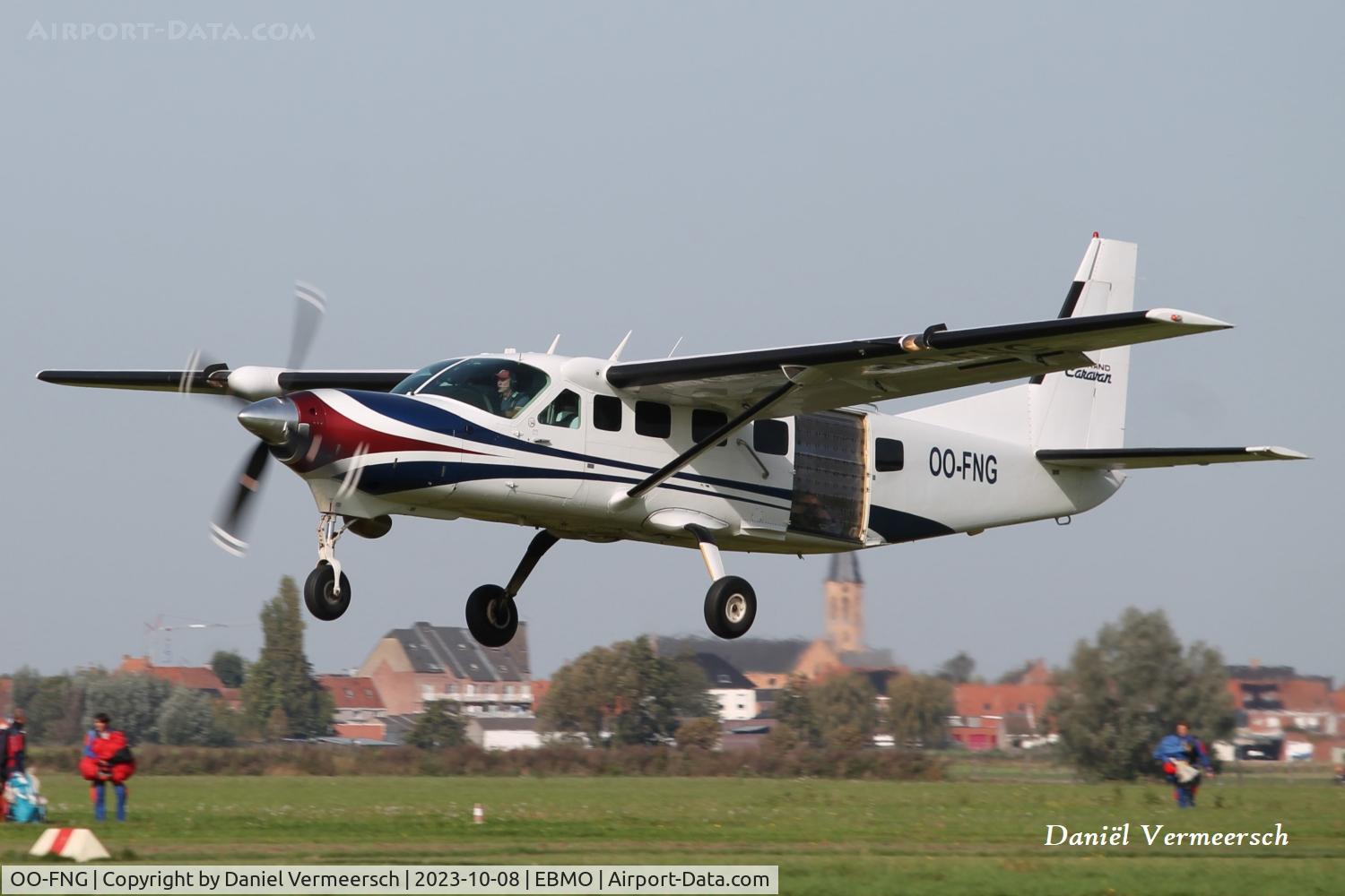 OO-FNG, 2005 Cessna 208B Grand Caravan C/N 208B1128, Para Centrum Vlaanderen Moorsele.