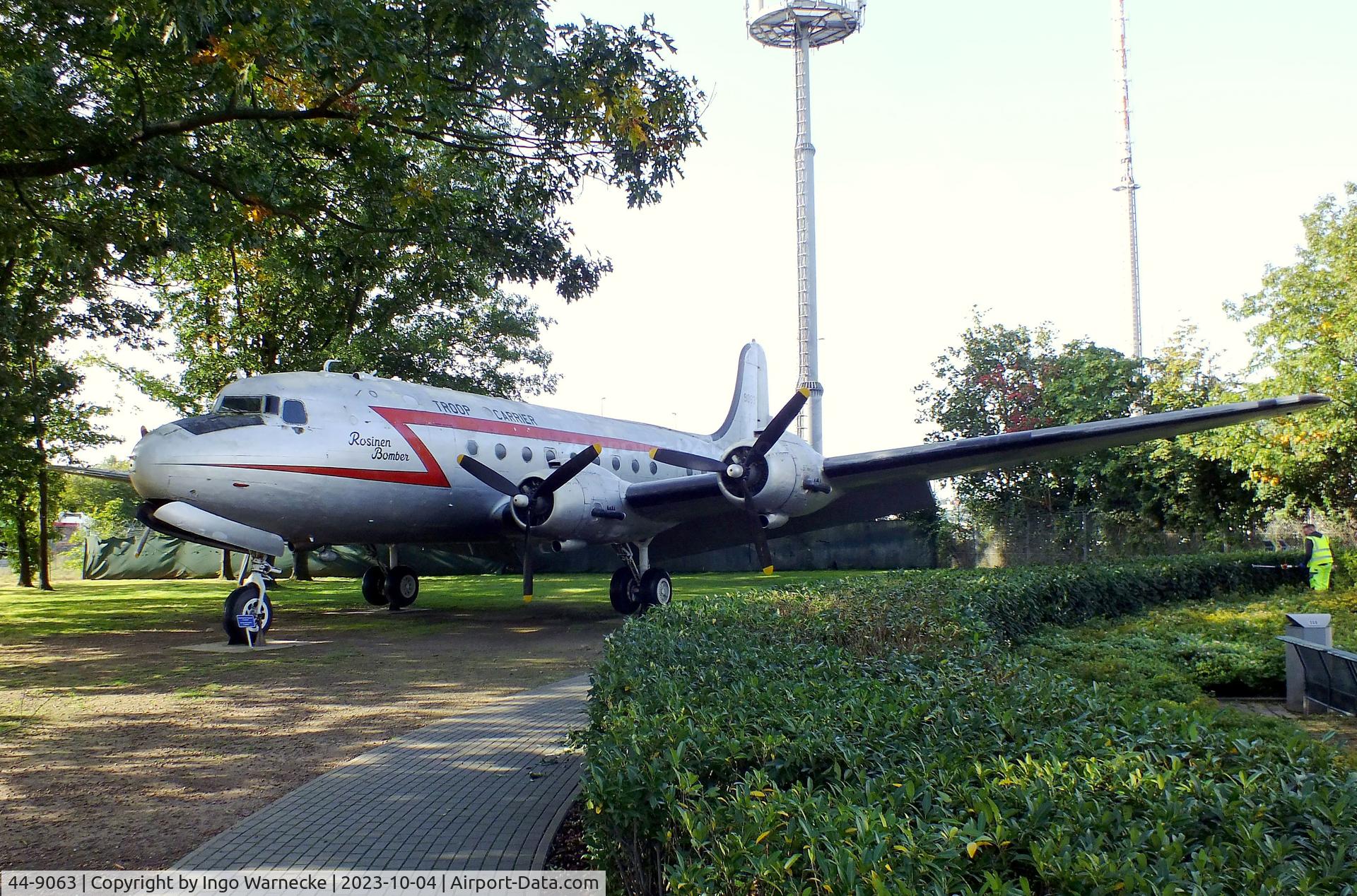 44-9063, 1944 Douglas C-54E Skymaster (DC-4) C/N 27289, Douglas C-54E Skymaster at the Luftbrückendenkmal (Berlin airlift memorial) right outside the southeastern corner of Frankfurt international airport