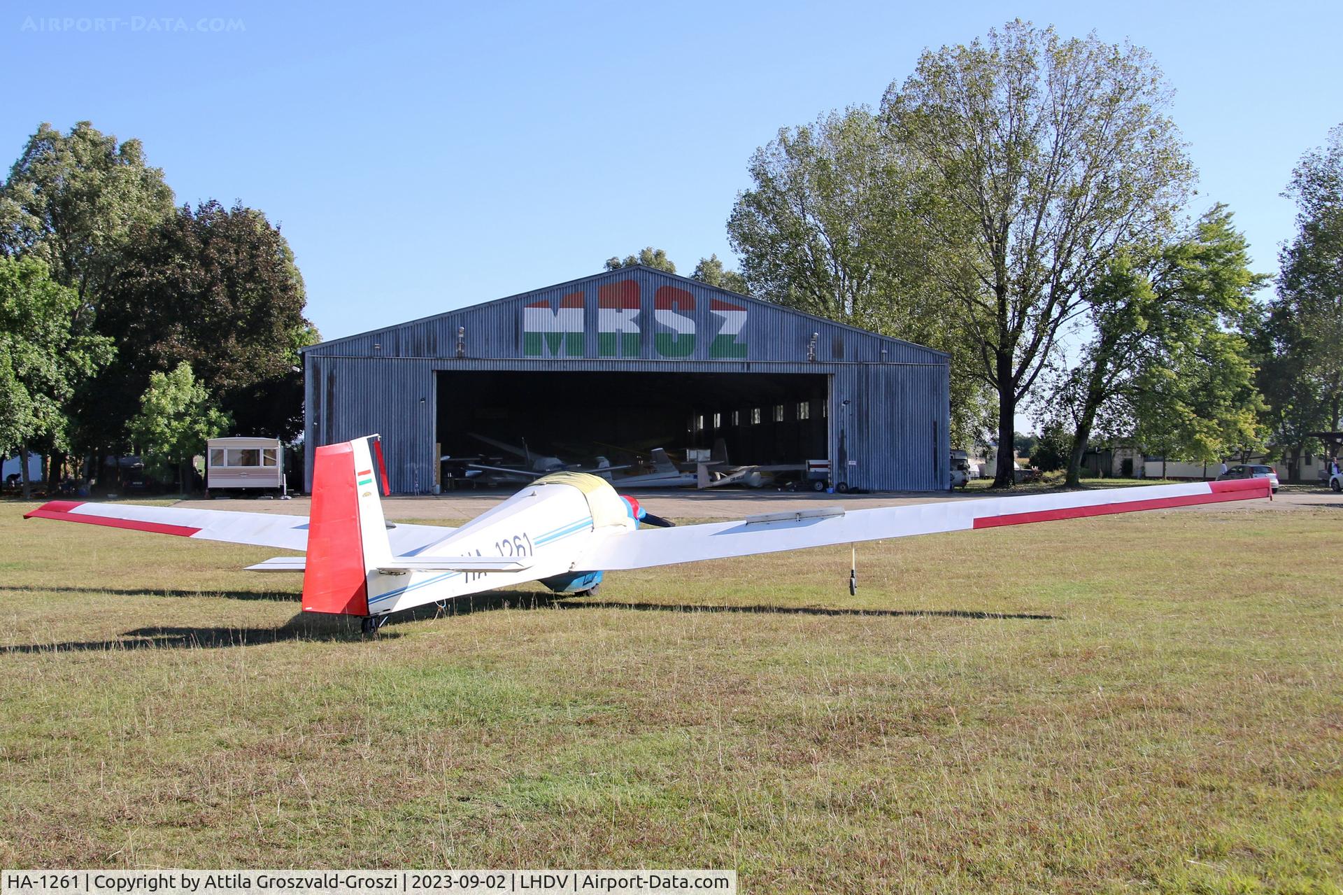 HA-1261, 1972 Scheibe SF-25C Falke C/N 4426, LHDV - Dunaújváros-Kisapostag Airport, Hungary