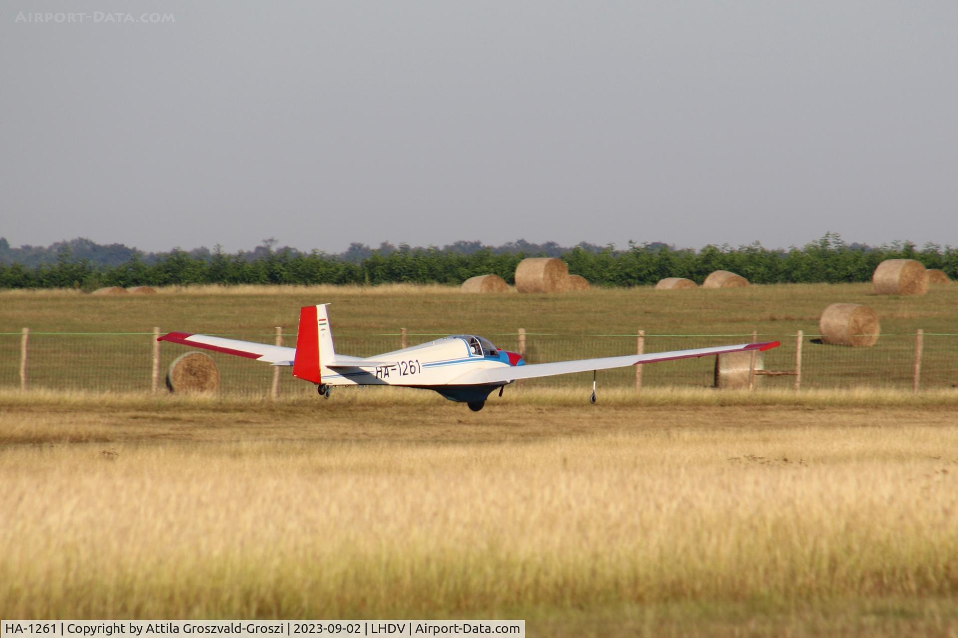 HA-1261, 1972 Scheibe SF-25C Falke C/N 4426, LHDV - Dunaújváros-Kisapostag Airport, Hungary