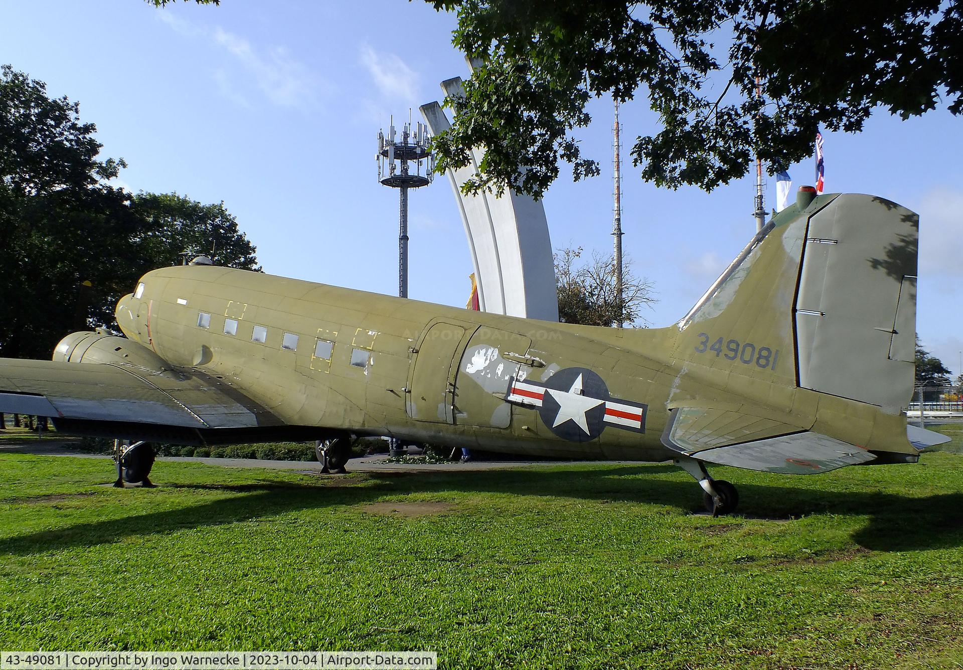 43-49081, 1944 Douglas DC-3 (C-47B-10-DK) Skytrain/Dakota C/N 26342, Douglas C-47B Skytrain at the Luftbrückendenkmal (Berlin airlift memorial) right outside the southeastern corner of Frankfurt international airport