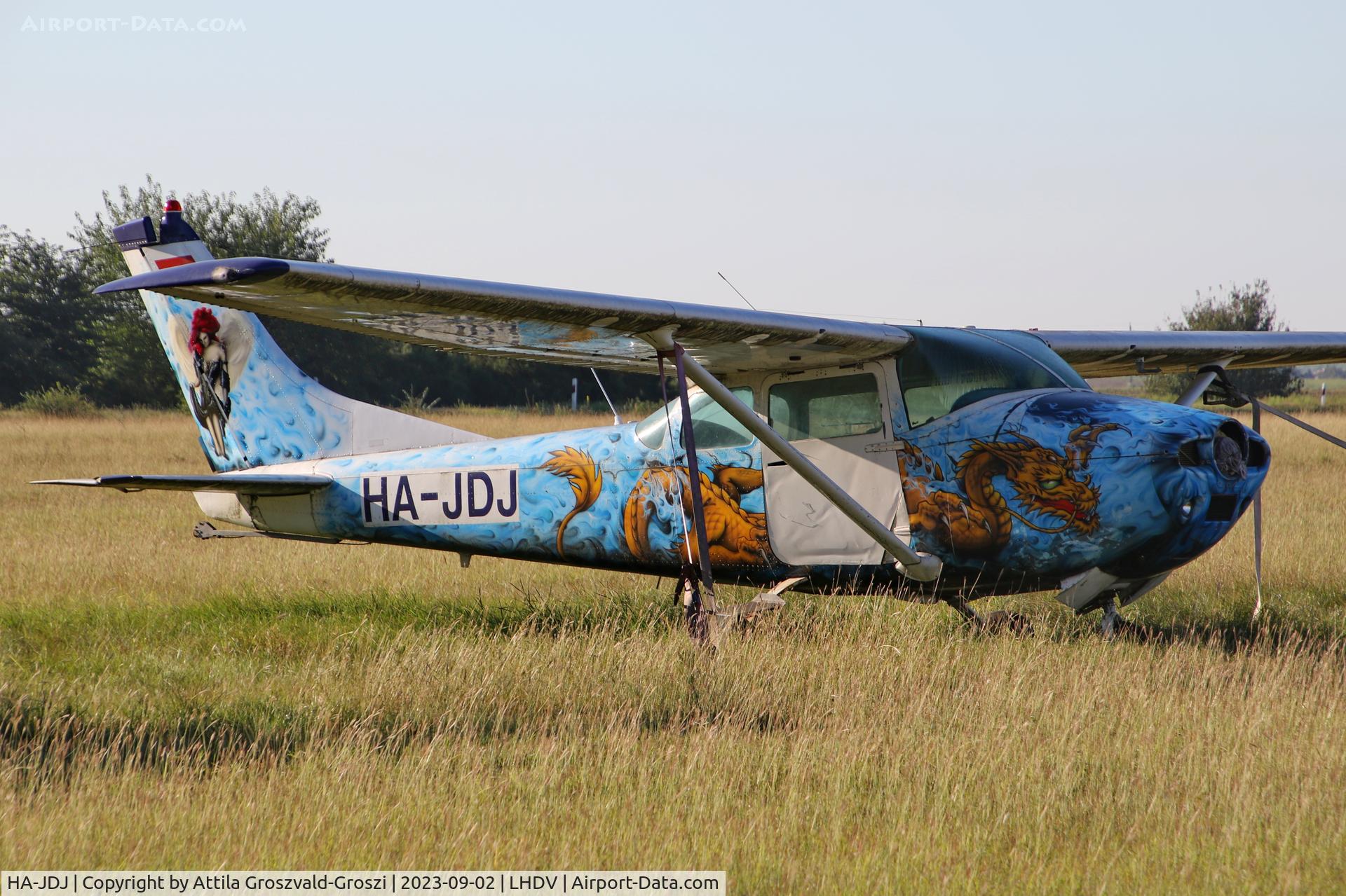 HA-JDJ, 1962 Cessna 182E Skylane Skylane C/N 18254279, LHDV - Dunaújváros-Kisapostag Airport, Hungary