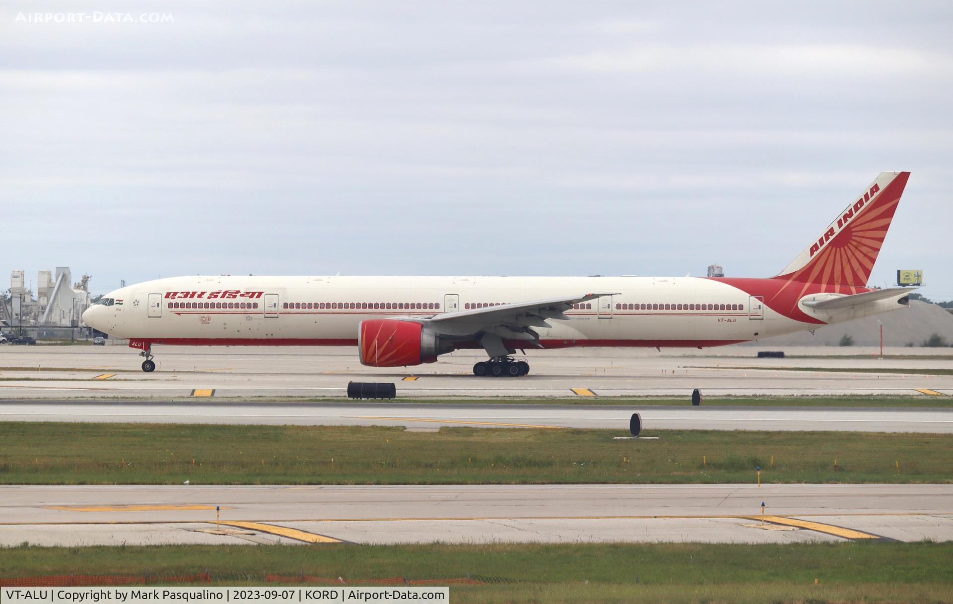 VT-ALU, 2010 Boeing 777-337/ER C/N 36319, Boeing 777-337/ER