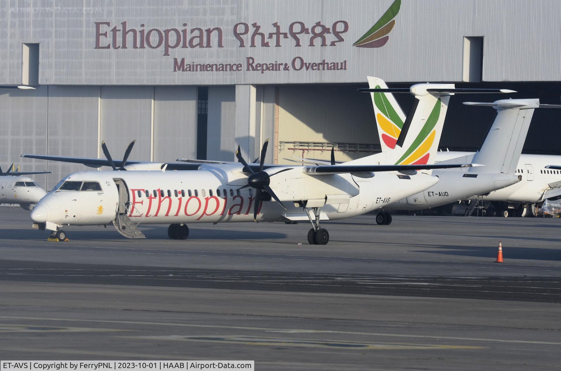 ET-AVS, 2018 Bombardier DHC-8-402Q Dash 8 Dash 8 C/N 4590, Ethiopian Dash 8 on the tarmac