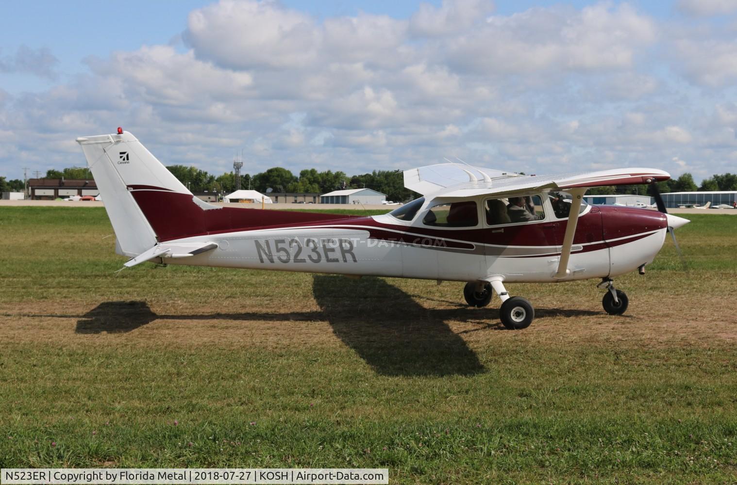 N523ER, 2001 Cessna 172S C/N 172S8925, C172S zx
