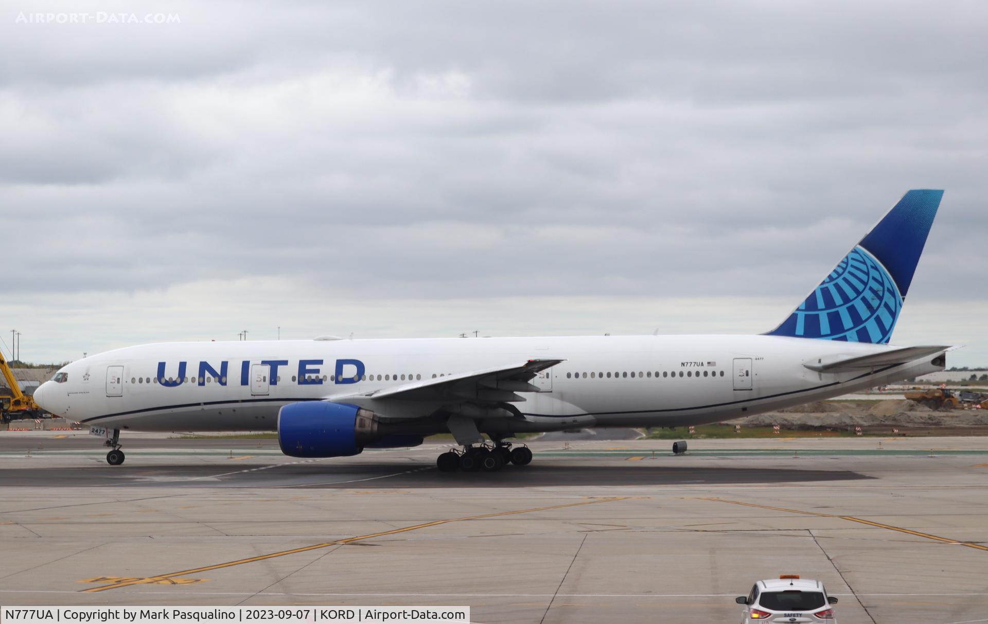N777UA, 1995 Boeing 777-222 C/N 26916, Boeing 777-222