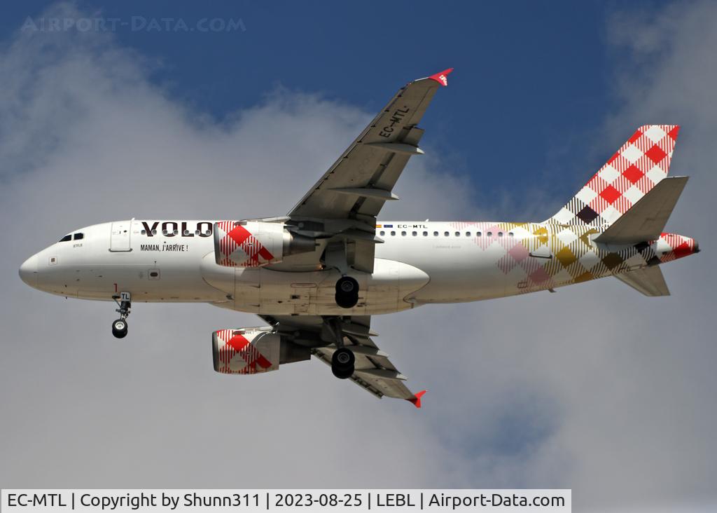 EC-MTL, 2003 Airbus A319-111 C/N 2053, Landing rwy 24R