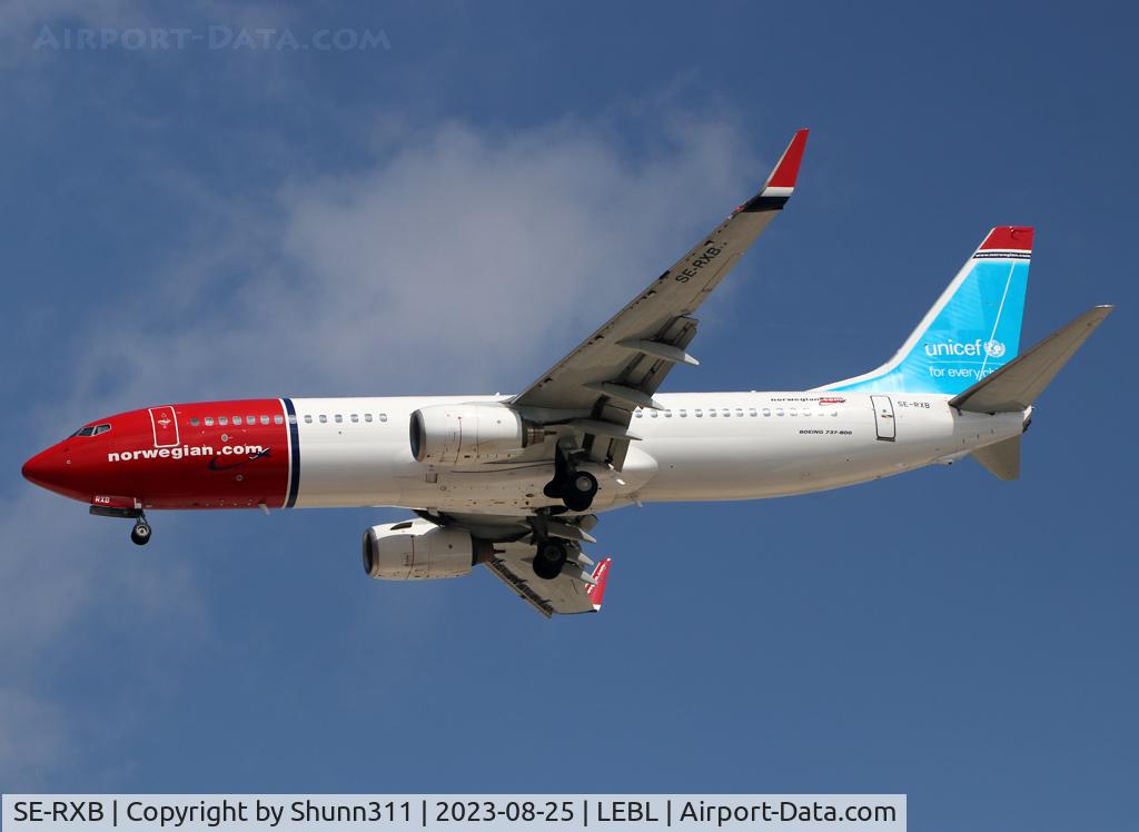 SE-RXB, 2010 Boeing 737-84P C/N 36781, Landing rwy 24R with Unicef tail c/s