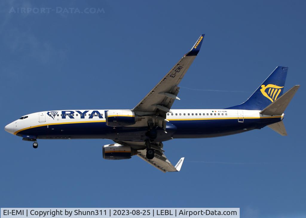 EI-EMI, 2010 Boeing 737-8AS C/N 34979, Landing rwy 24R