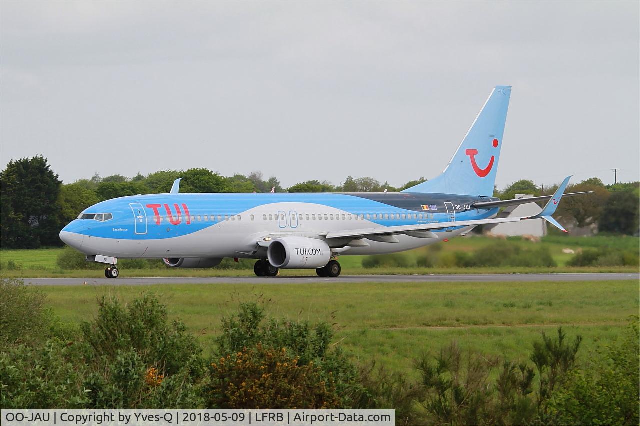 OO-JAU, 2013 Boeing 737-8K5 C/N 37250, Boeing 737-8K, Take off run rwy 25L, Brest-Bretagne airport (LFRB-BES)